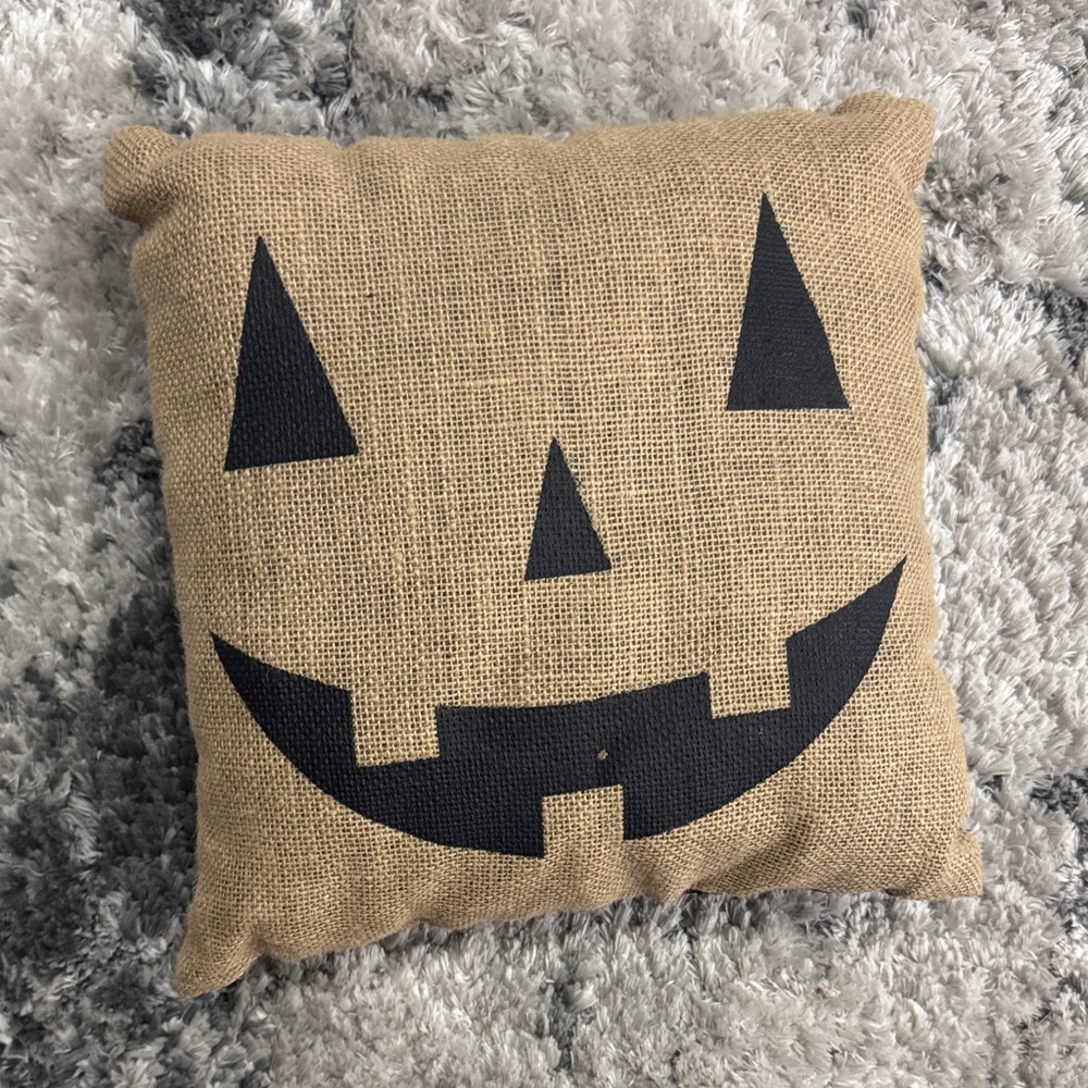 Burlap Pillow with Black Pumpkin Face